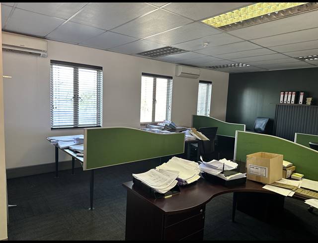 1,320M² OFFICE FOR SALE IN RIVONIA